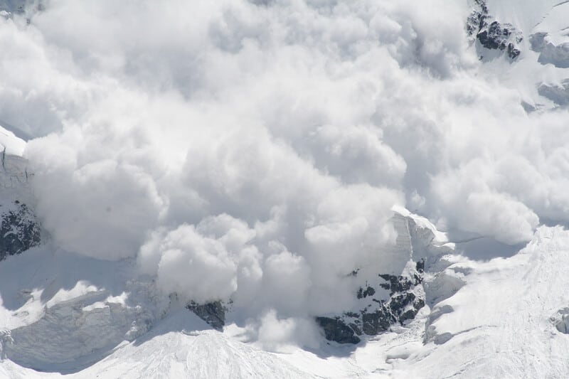 Off-piste skiing discouraged as Swiss avalanche risk rises - Vimarsana News