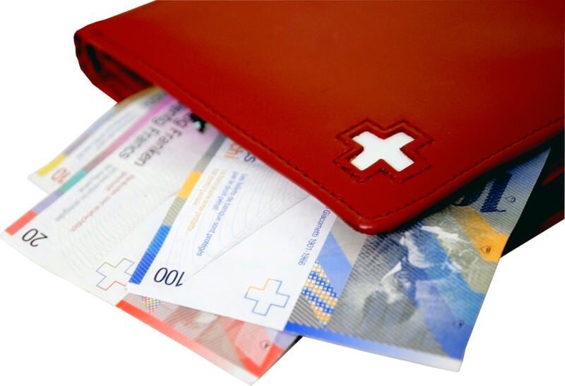 Average Swiss household income reaches nearly 115,000 francs