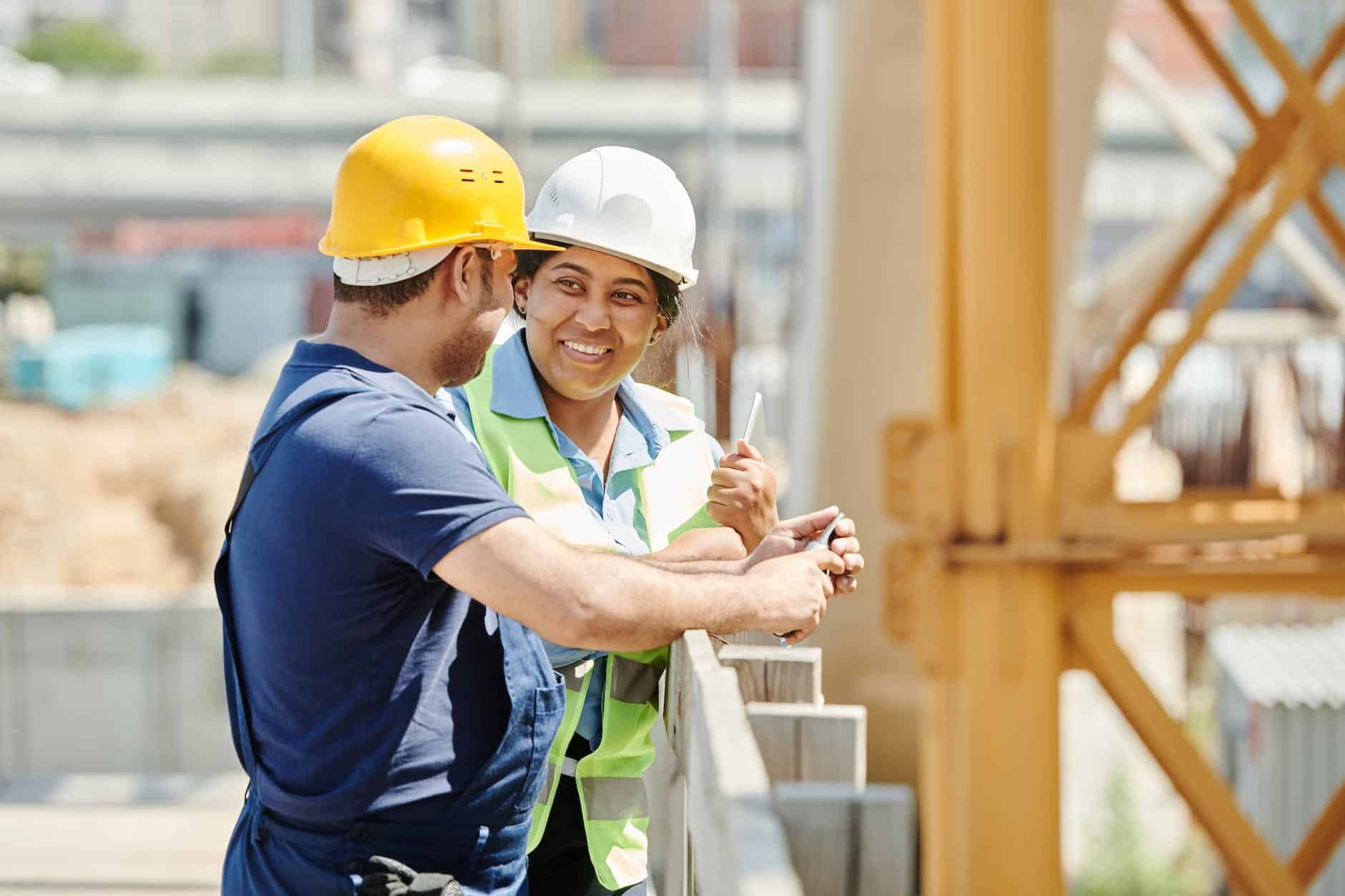 54% der Frauen, die in der Baubranche arbeiten, berichten von sexueller Belästigung in der Schweiz