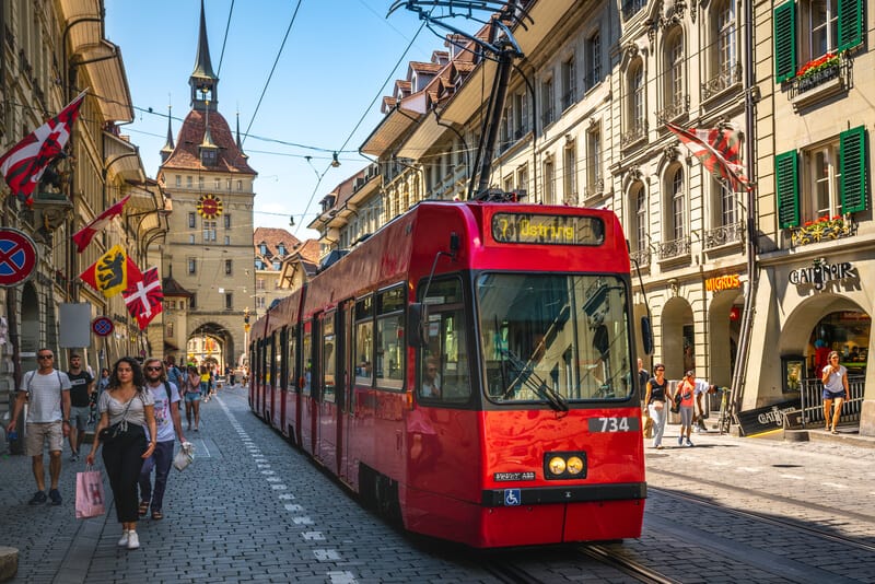 Die Schweiz schickt alte Straßenbahnen in die Ukraine
