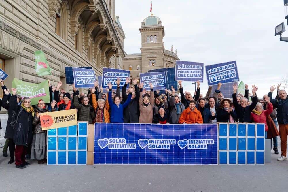 Swiss solar initiative clears signature hurdle