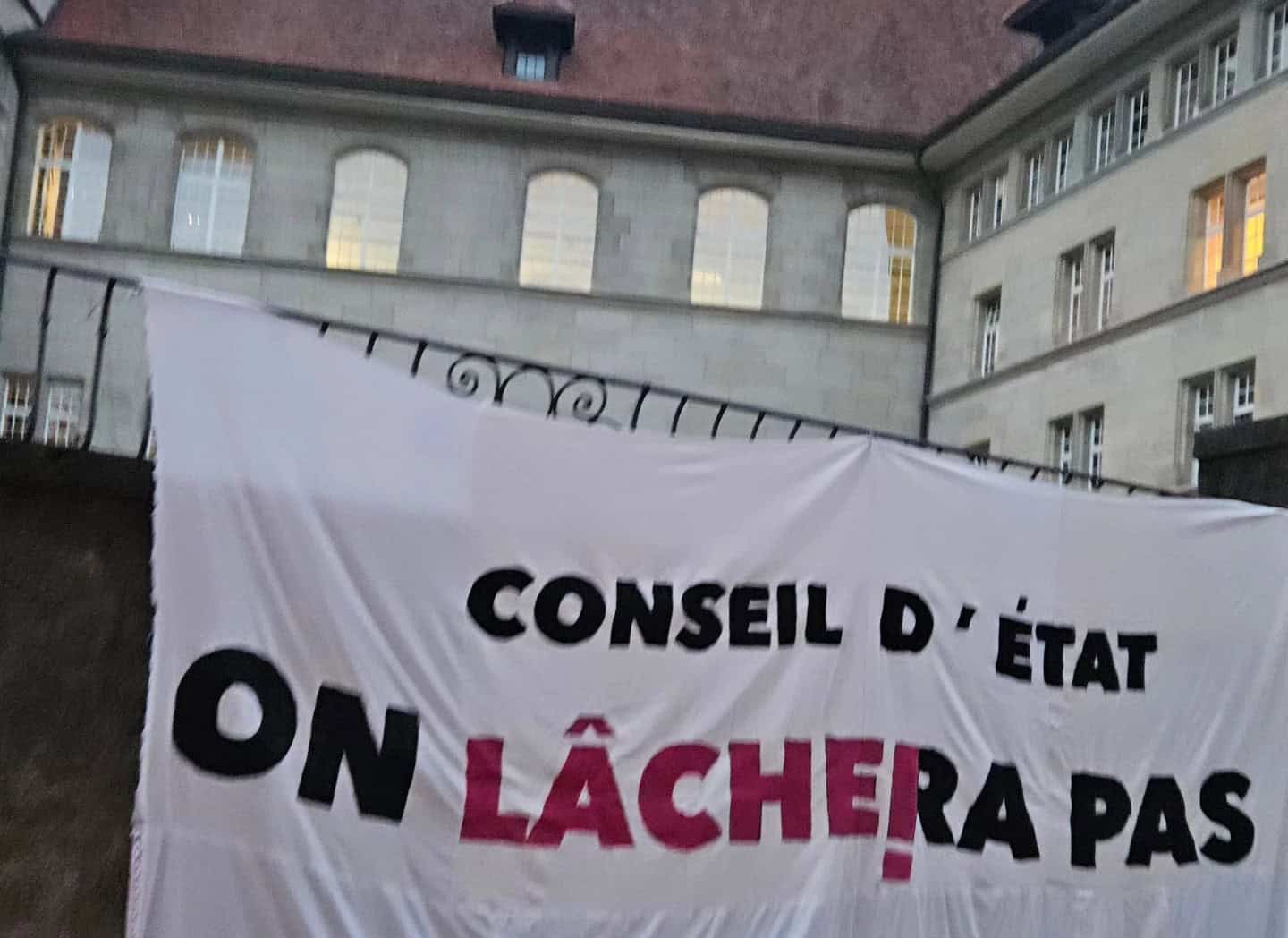 Schools close as Vaud’s teachers extend strikes