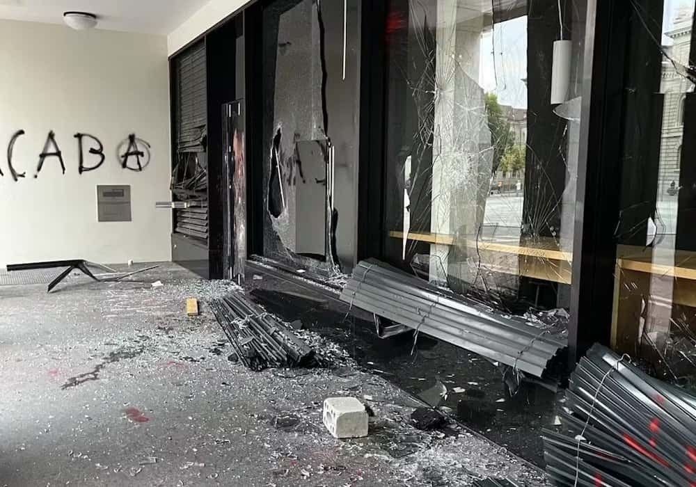 Bern publishes images as part of hunt for suspects