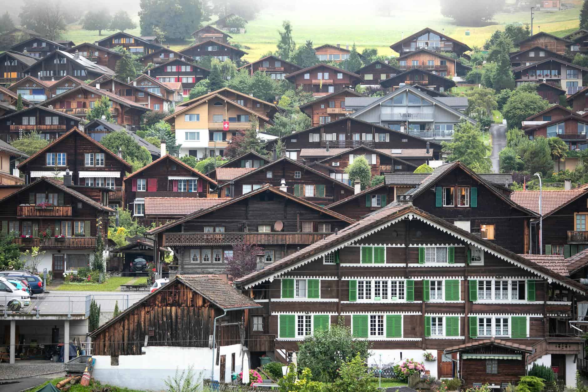 Swiss government wants to make it harder for foreigners to buy homes