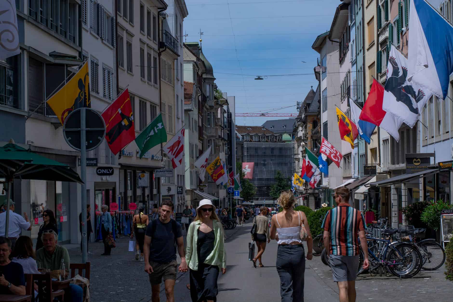 “No Switzerland of 10m” — second poll shows narrow majority against